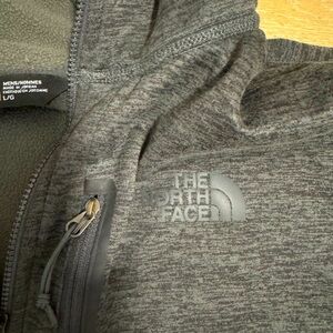 The North Face men’s hoodie grey heather